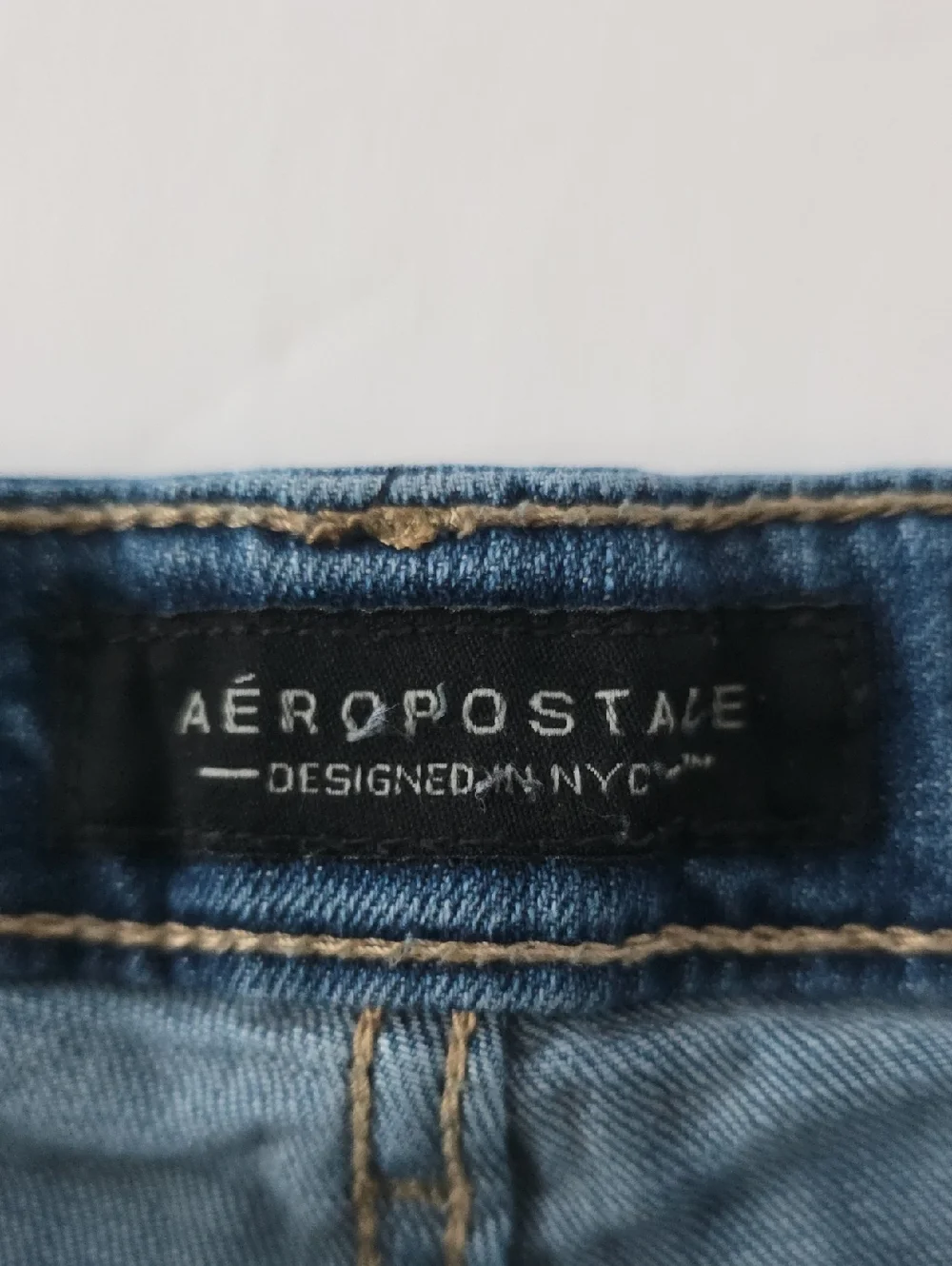 AEROPOSTALE Size (0) MIDI PETITE DENIM SHORTS - Picture 3 of 14